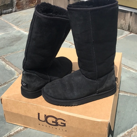 tall black ugg like boots
